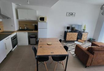 Appartement avec balcon/terrasse has Balcony rooms