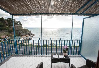 Oasi Relais has Balcony rooms