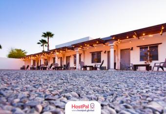 Hostpal Hotel Mi Familia allows 18 year olds to book a room