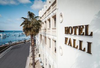 Hotel Falli allows 18 year olds to book a room