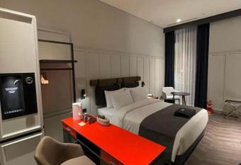 Junibino Hotel Hongdae has rooms with a private hot tub