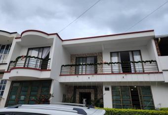 Elegante, hermoso y equipado has Balcony rooms