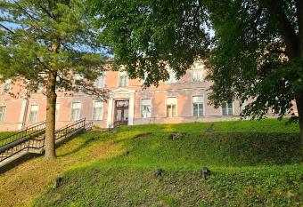 Black M - Penzi  n has Balcony rooms