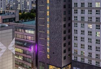 Aank Hotel Incheon Guwol allows 18 year olds to book a room