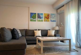 Luxury Apartment in the center allows 18 year olds to book a room