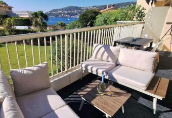 La Suite de Saint-Jean-Cap-Ferrat, vue mer et acc  s mer has Balcony rooms