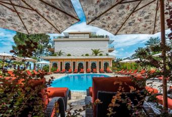 Dreamland Oasis has Balcony rooms