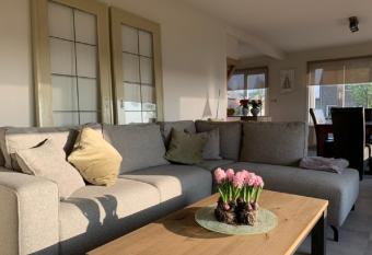 Kustverhuur, Polderwoning Isabellahof has Balcony rooms