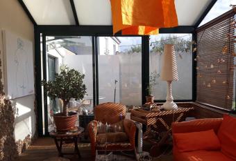 Maison d artiste has Balcony rooms