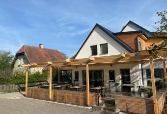 Apartments Loim Lodge has Balcony rooms