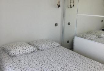 Noailles allows 18 year olds to book a room