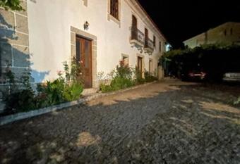 Casa do Adro allows 18 year olds to book a room