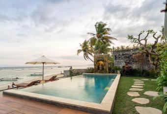 Utama Beach Villas Candidasa allows 18 year olds to book a room