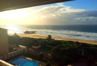 Stella Maris 117 Amanzimtoti allows 18 year olds to book a room