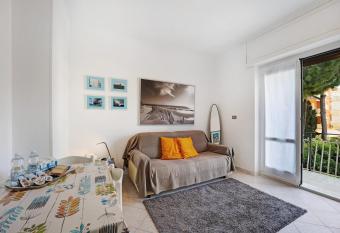 Casa Serena 12 has Balcony rooms