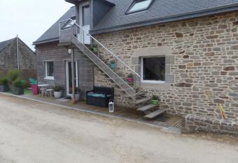 Les Gites de Kerdurod allows 18 year olds to book a room