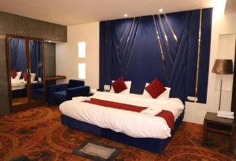 Billionaire inn has Smoking/Balcony rooms