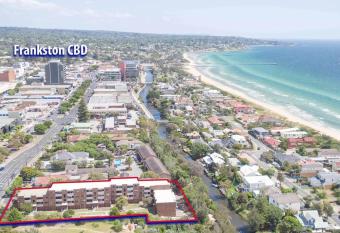 Beach-side Retreat has Balcony rooms