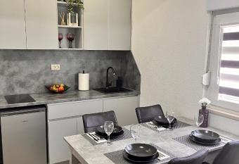 Apartman Bella has Balcony rooms