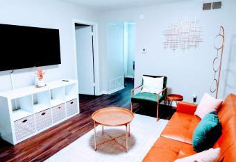 Stylish Midtown Apartment w/free parking has Balcony rooms