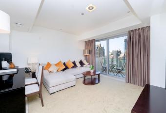 The Address Dubai Marina has rooms with a private hot tub