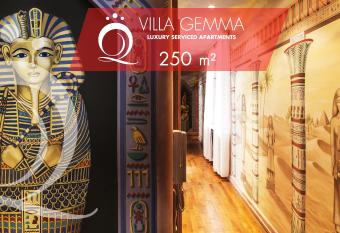 The Queen Luxury Apartments - Villa Gemma allows 18 year olds to book a room