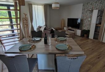 G  te Les Jasmins has Balcony rooms