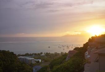Taapuna has Balcony rooms