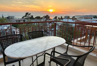 LighthouZe87 has Balcony rooms