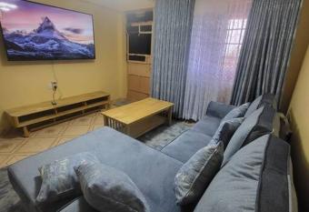 Blue House 2 Bedroom House. allows 18 year olds to book a room