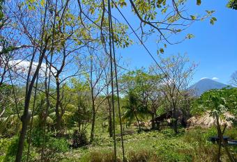 Hostel Huellas Ometepe allows 18 year olds to book a room