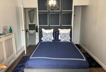 Glastonbury Hideaway allows 18 year olds to book a room