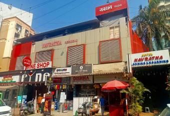 HOTEL NAVRATNA allows 18 year olds to book a room