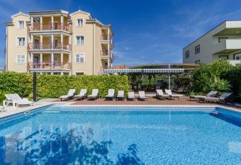 Apartment Mary has Balcony rooms