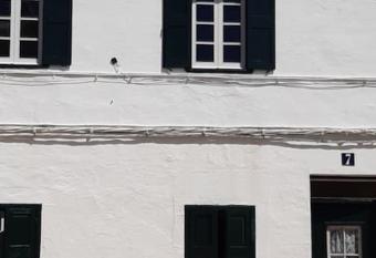 Casa t  pica menorquina c  ntrica amb encant has Balcony rooms