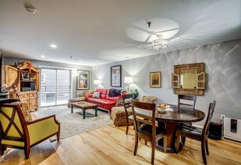 The Frequent Flyer has Balcony rooms