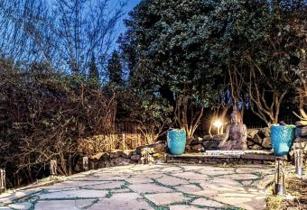 Seasons at Leschi Hillsides allows 18 year olds to book a room