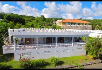 OrenYar Villa 5 has Balcony rooms