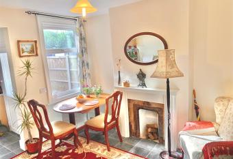 Traditional English House allows 18 year olds to book a room