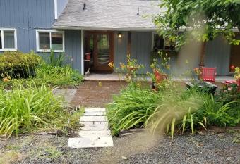 Creekside Bed And Breakfast Guest Room allows 18 year olds to book a room