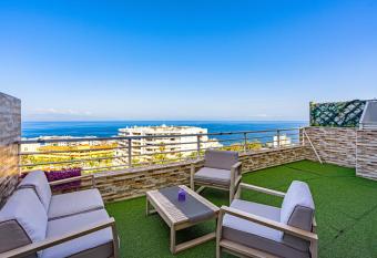 Luxury apartment with stunning ocean view has Balcony rooms