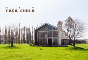 Magnifico Rancho Con Lago Privado y Enorme Jard  n allows 18 year olds to book a room