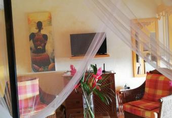 Bigouz allows 18 year olds to book a room