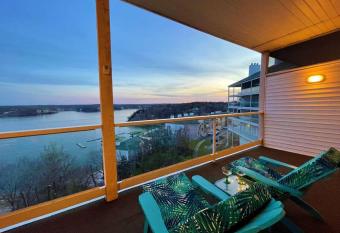 Rare GEM @Emerald Bay - Smart Home - THAT VIEW!!! has Balcony rooms