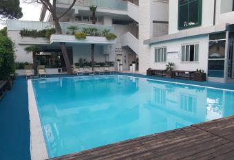 Hotel Sorriso has Balcony rooms