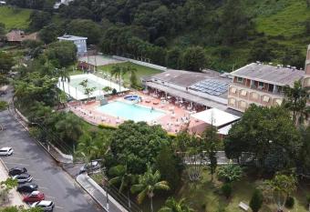 BELO flat Cavalinho Branco - Aguas de Lind  ia allows 18 year olds to book a room