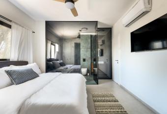 Spacious and Bright Beach Front Apartment has Balcony rooms