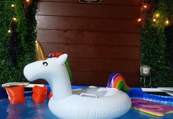 Teratak Hannani Maryam Kampar ( Muslim Homestay) has Balcony rooms