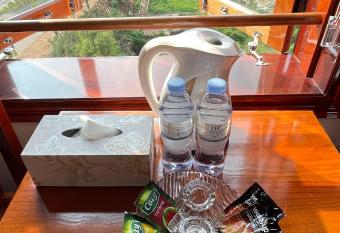 Hotel Ho  ng My has Balcony rooms