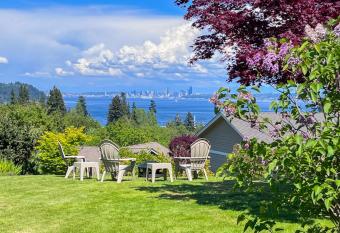 Stunning Royal View House has Balcony rooms